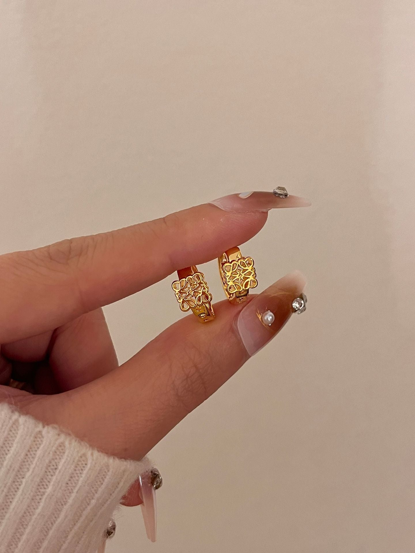 【雑貨】2色高級感ピアス Z8390
