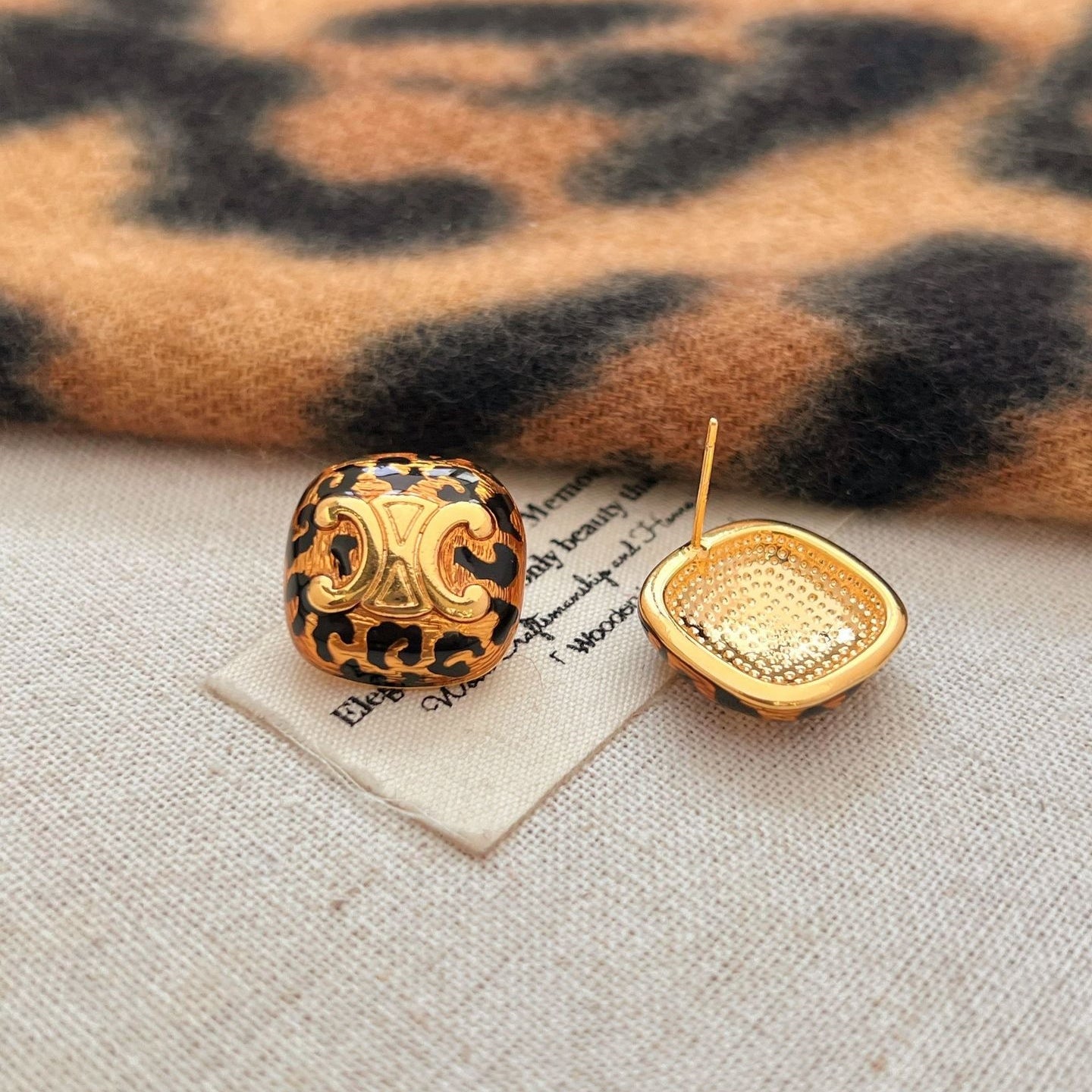 【雑貨】レオパードピアス T01732