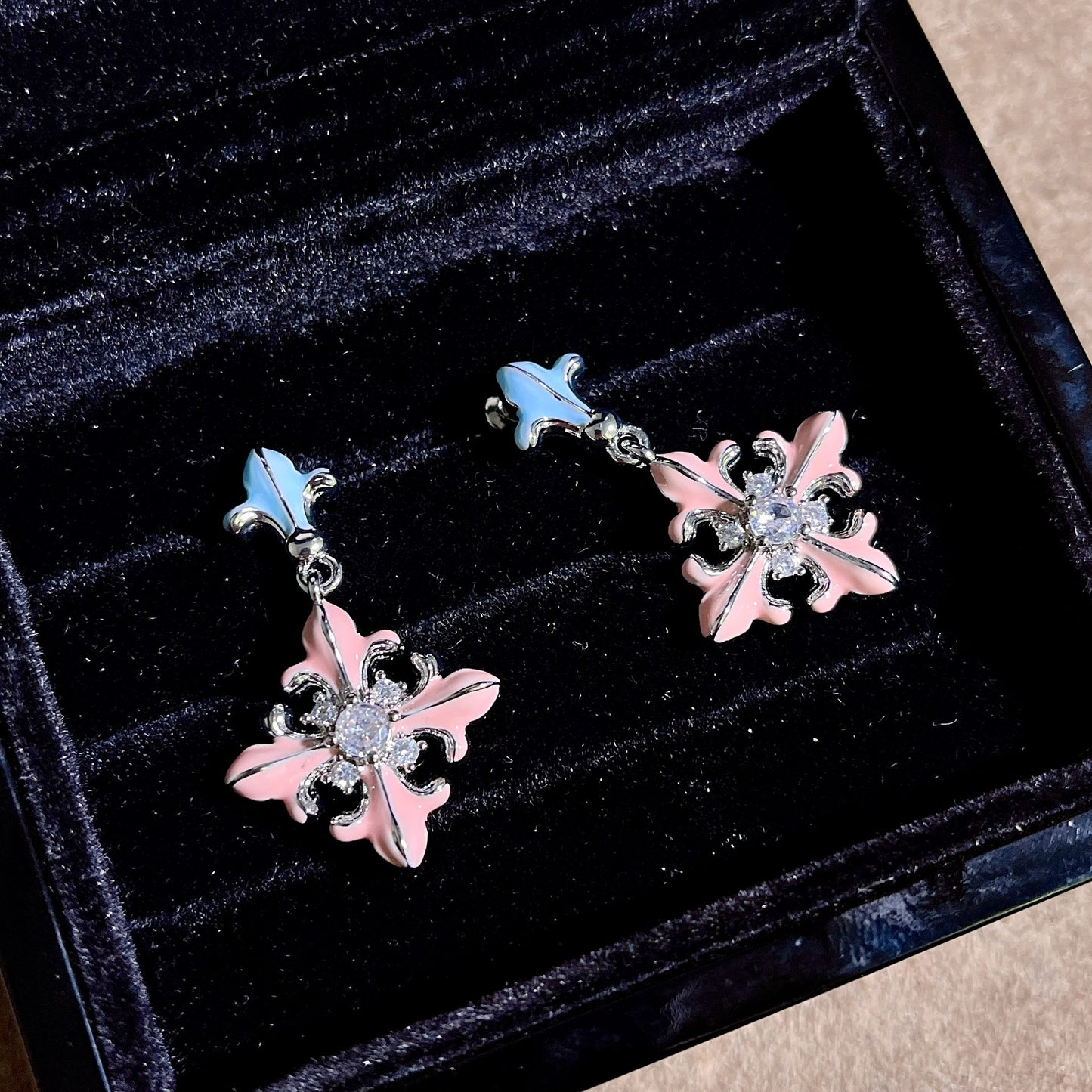 【雑貨】キラキラピンクピアス T01801