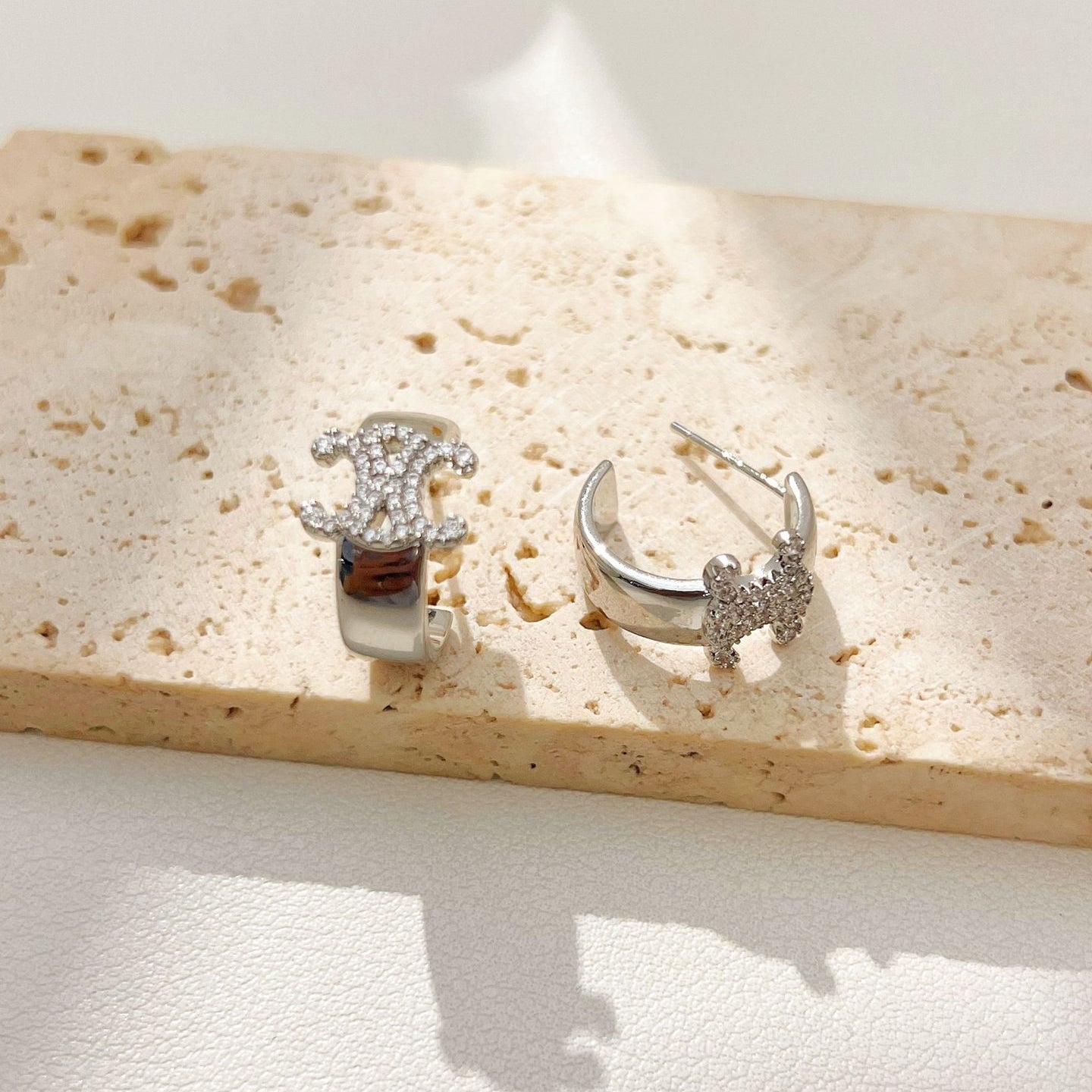 【雑貨】フルダイヤピアス T01722