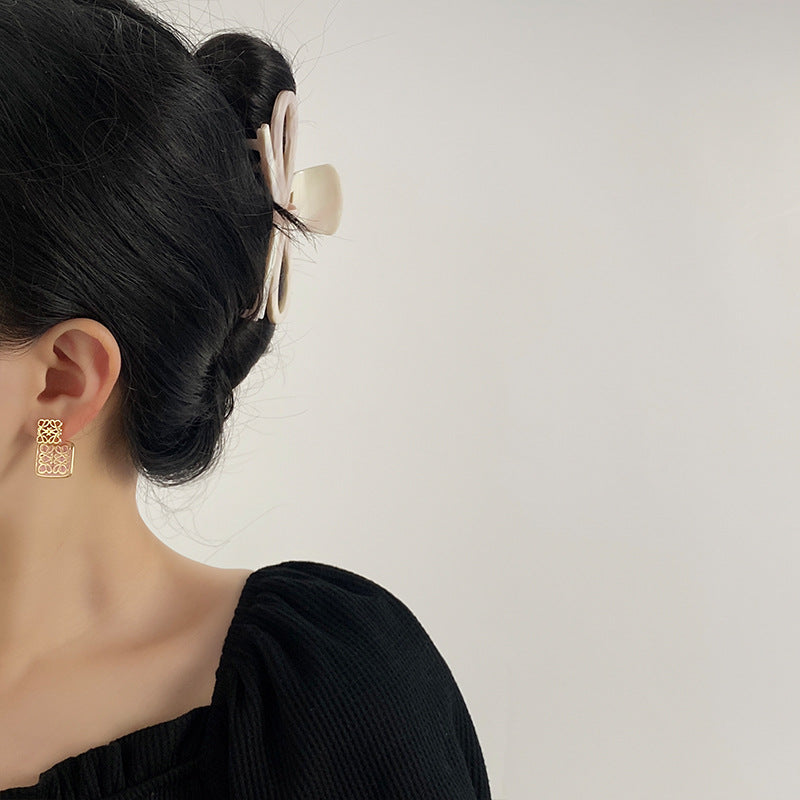 【雑貨】3色展開ピアス T01315