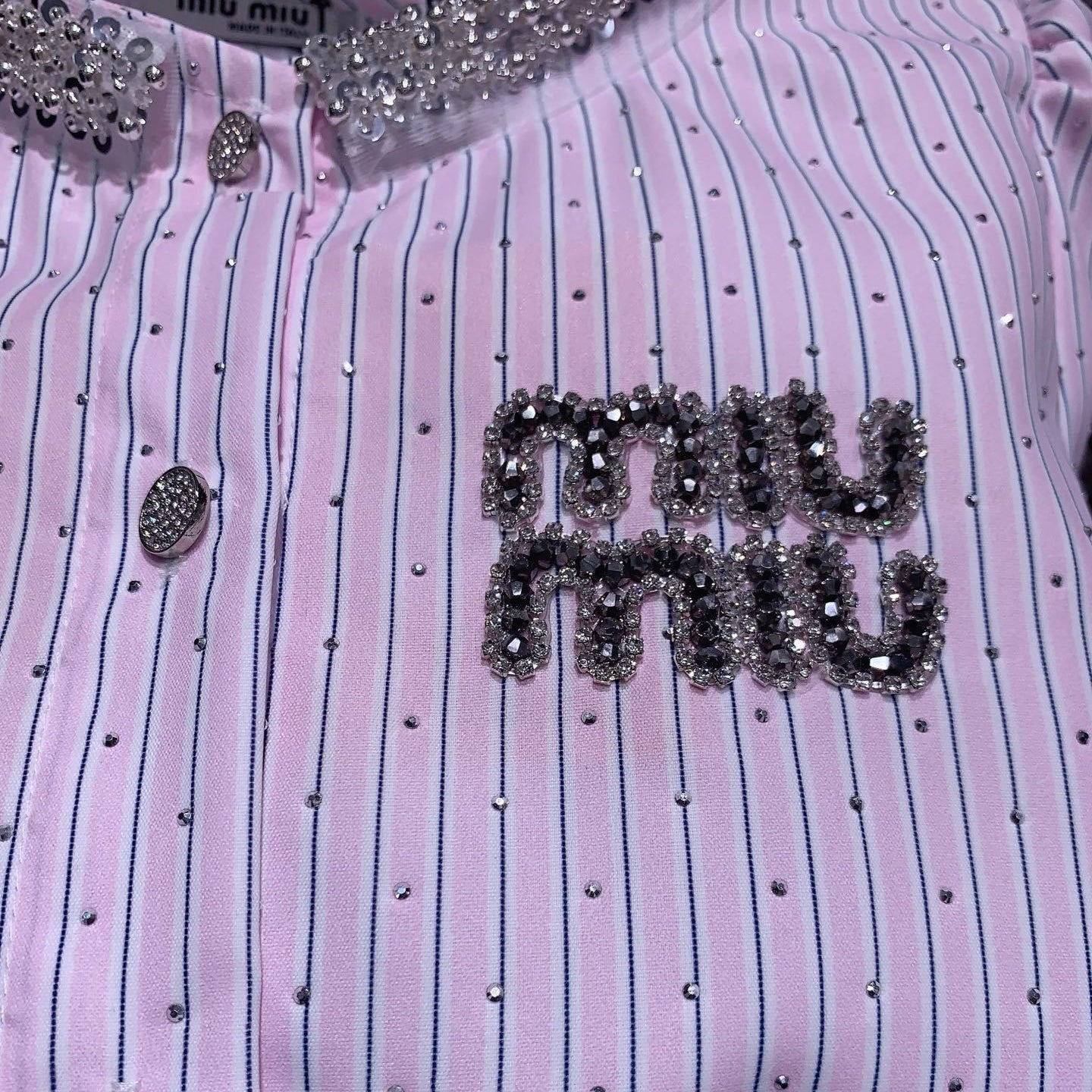 【Tops】ダイヤモンド装飾の半袖シャツ T01649