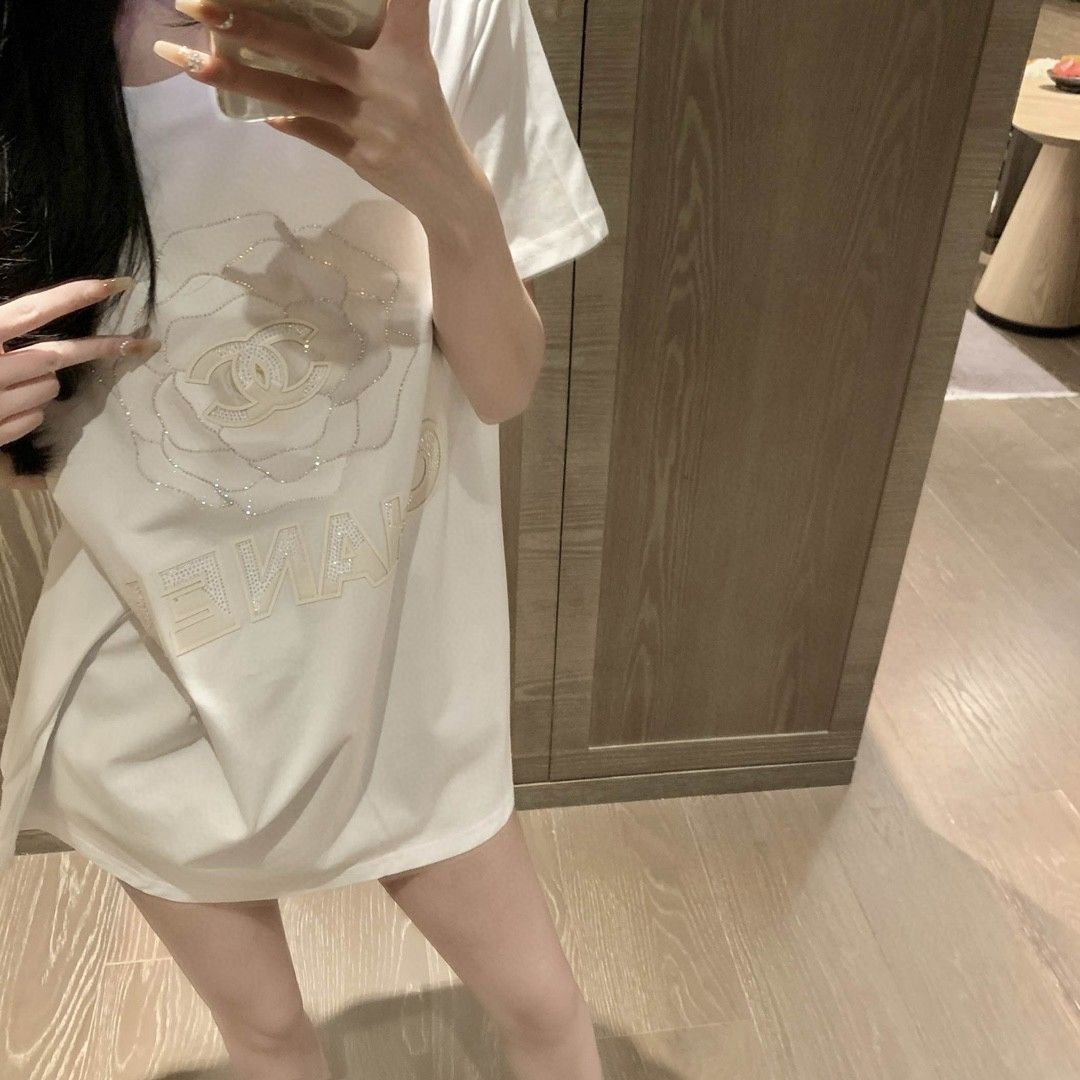 【Tops】キラキラ花柄Tシャツ T01625