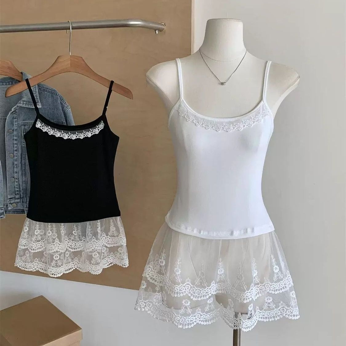 【Tops】レース切り替えキャミソール T01357