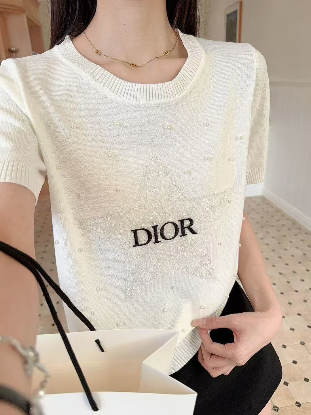 【Tops】 ビーズクルーネックTシャツ T01466