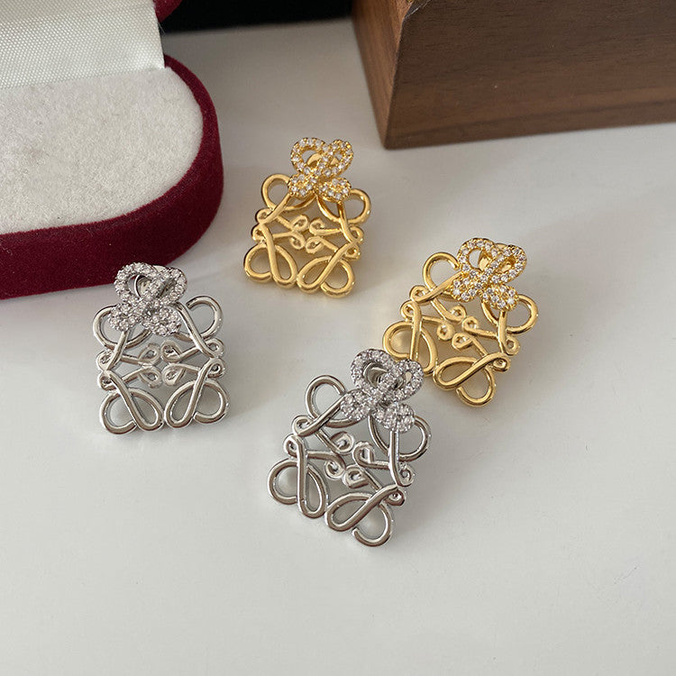 【雑貨】2色展開ピアス W12631