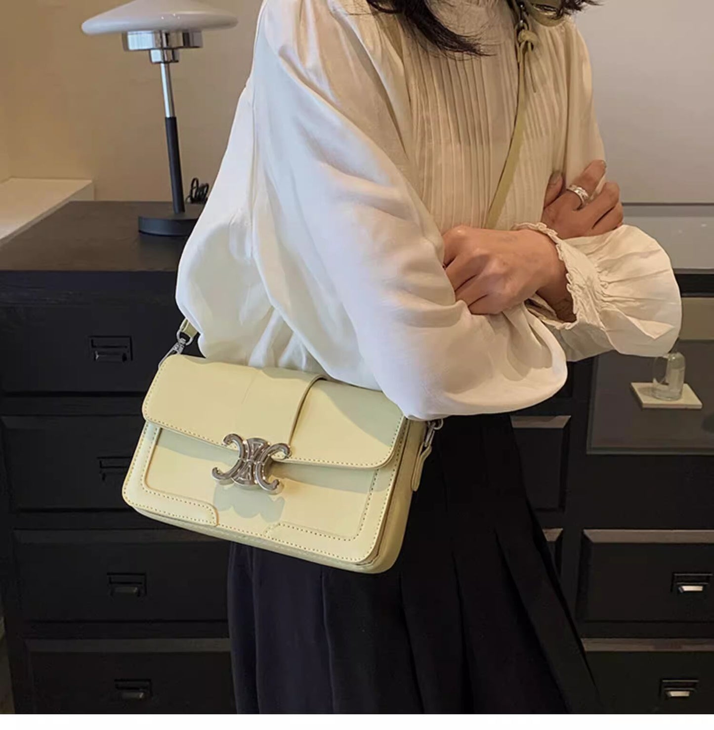 【GOODS】ショルダーバッグ M22127