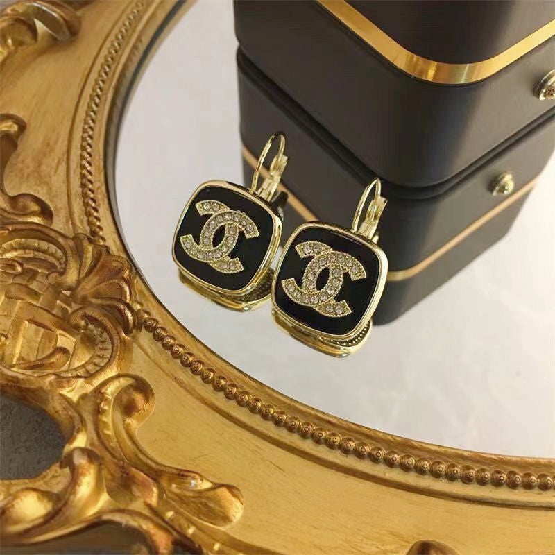 【雑貨】2タイプ選択可ピアス W12185