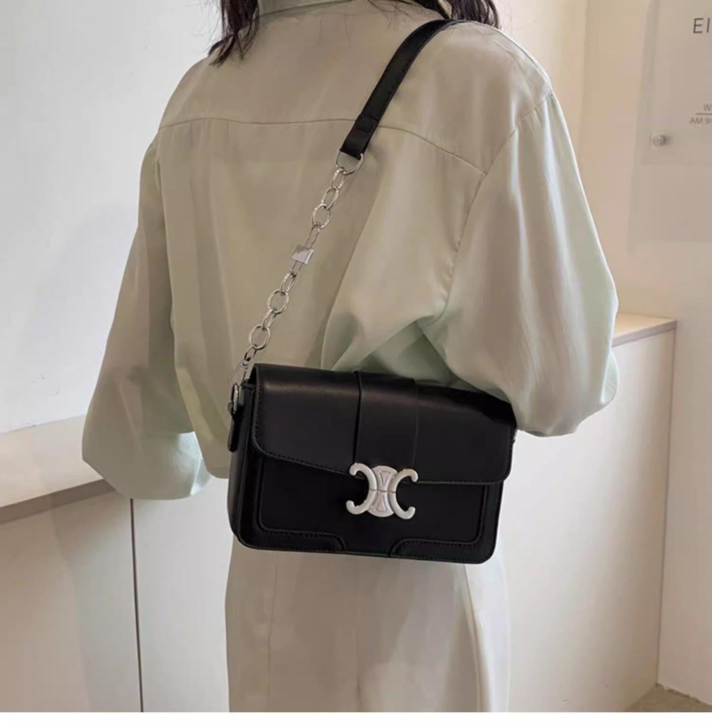 【GOODS】ショルダーバッグ M22127