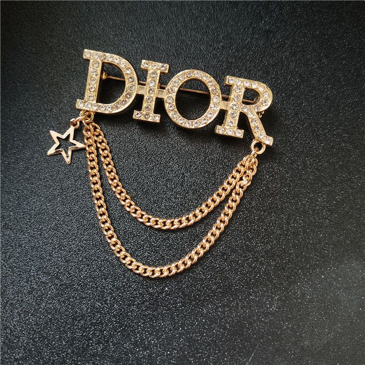 【雑貨】ダイヤモンドデザインブローチ T01510