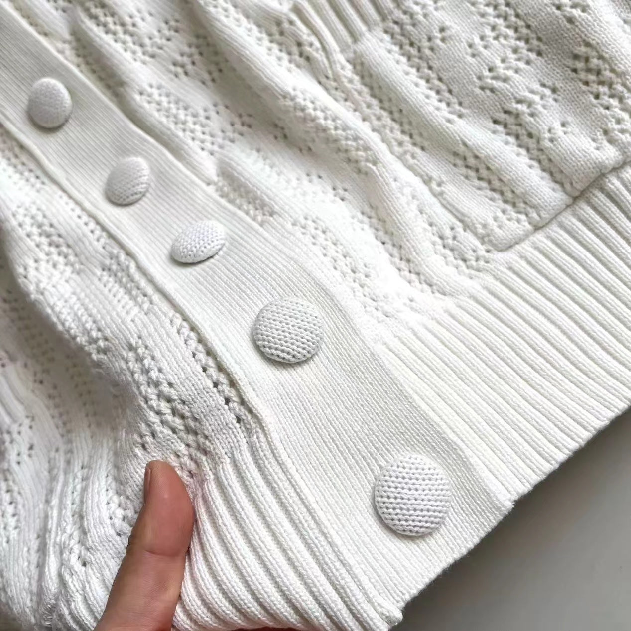 【Outer】透かし彫りニットカーディカン W13288