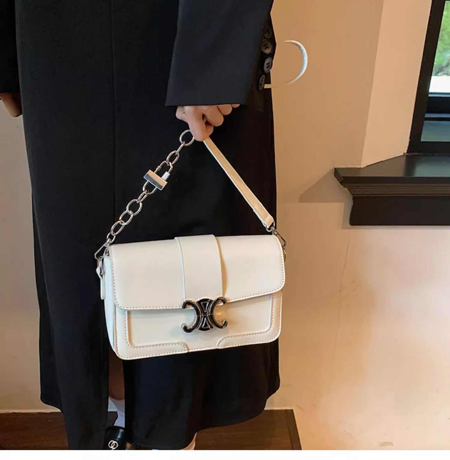 【GOODS】ショルダーバッグ M22127