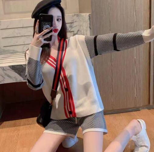 【set】大人可愛い!キャンパスショートパンツセーター2色2点セット