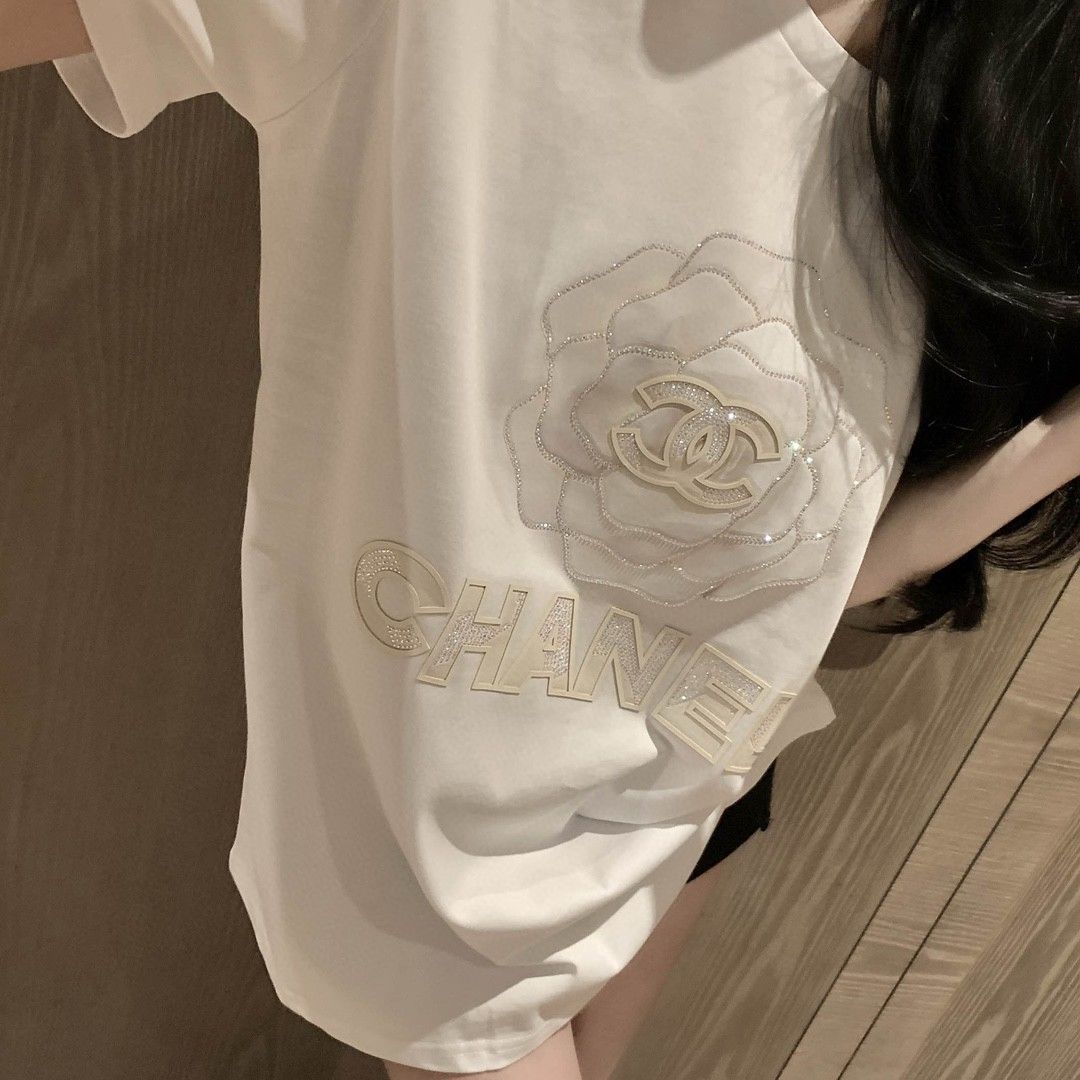 【Tops】キラキラ花柄Tシャツ T01625