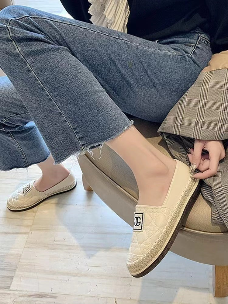 【Shoes】新入荷~2色フラットシューズ W10105