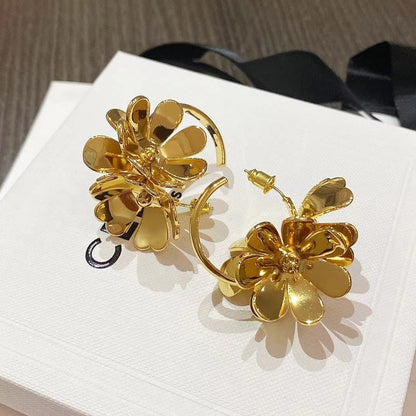 【雑貨】花柄デザインピアス T0733