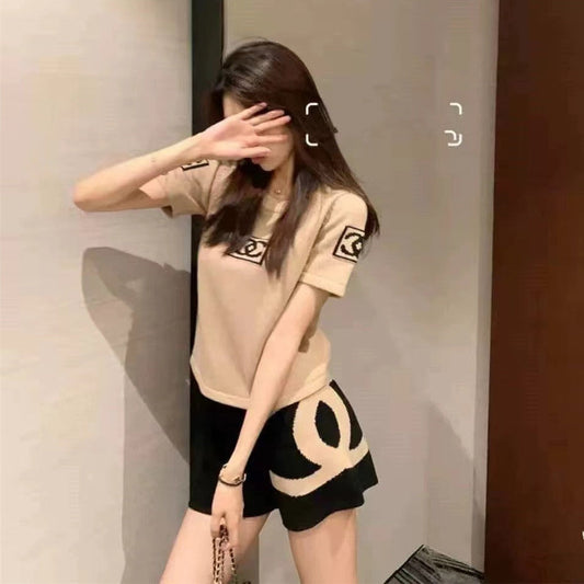 【Set】新入荷～配色2点セット　Tシャツ+パンツ    W11400