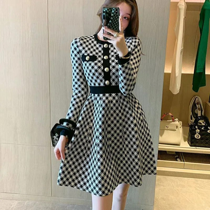 【Dress】新入荷～韓国ファッション千鳥格子Aライン秋冬ニットワンピース2色選択可  Z-4381