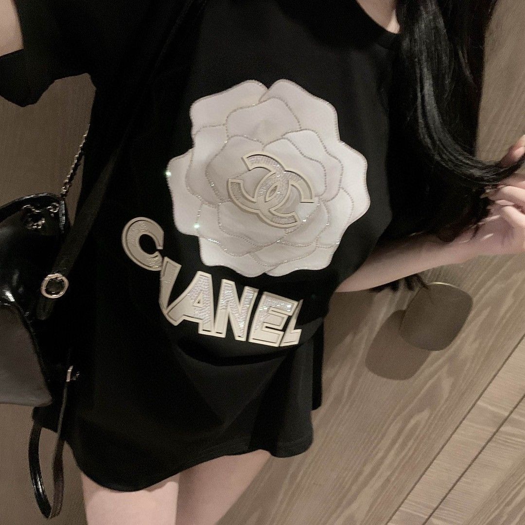 【Tops】キラキラ花柄Tシャツ T01625