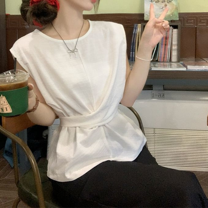【Tops】ベルト付きノースリーブシェイプドシャツ T01761