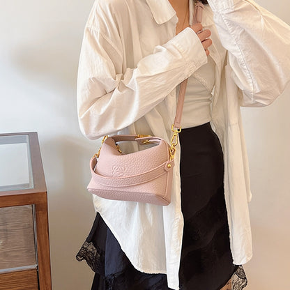 【雑貨】ペブルドレザーショルダーバッグ  T01601
