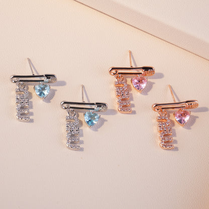 【雑貨】アルファベット×ハートのキュートピアス T01803