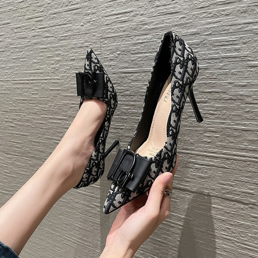 【Shoes】2色展開シンプルパンプス　　Ｗ13624