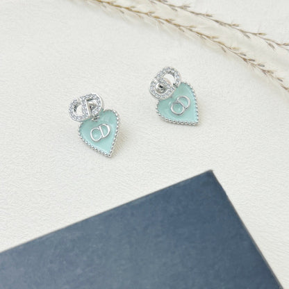 【雑貨】♡ジルコニア アルファベットピアス T01809