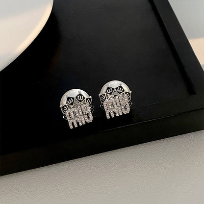 【雑貨】３色展開ピアス T01309
