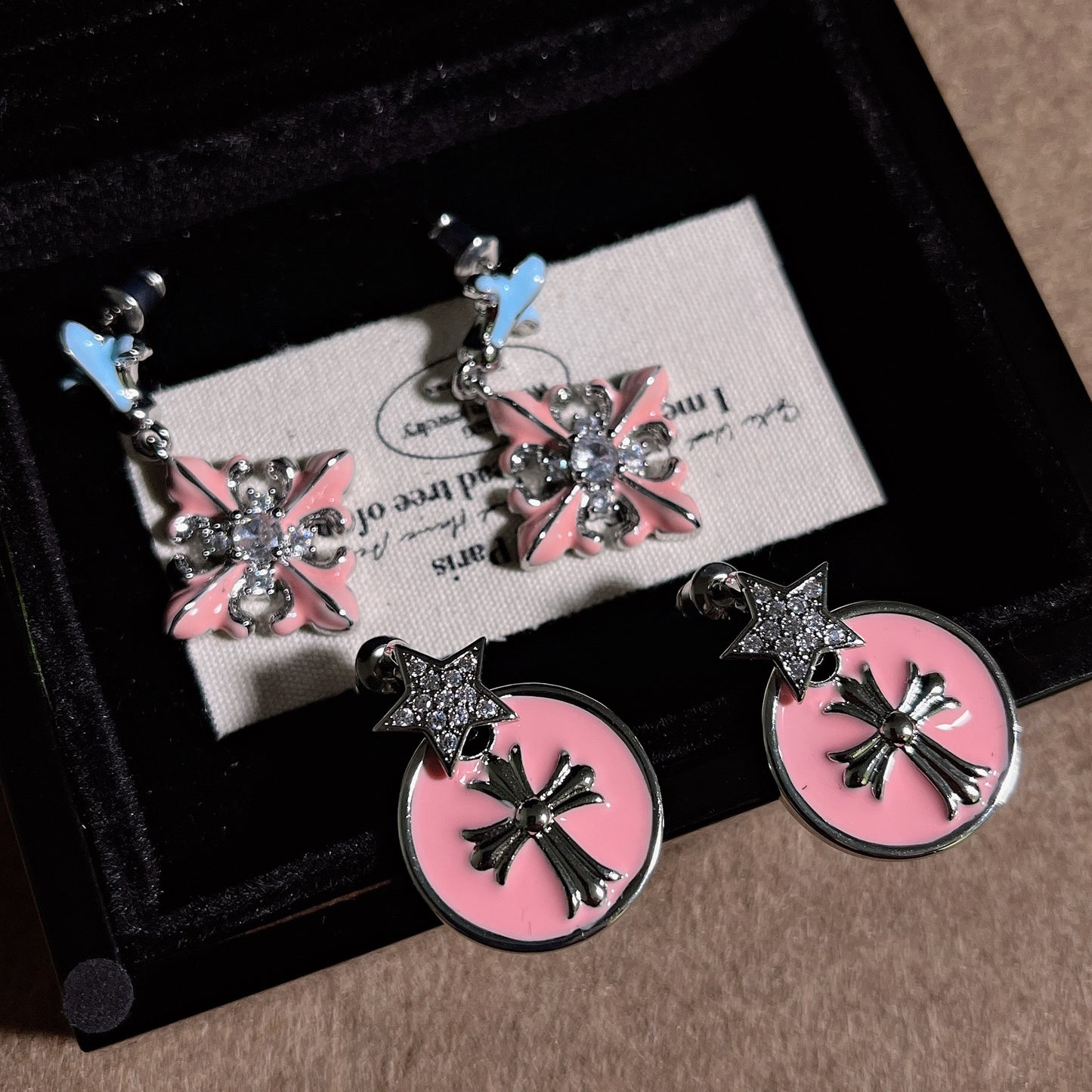 【雑貨】キラキラピンクピアス T01801