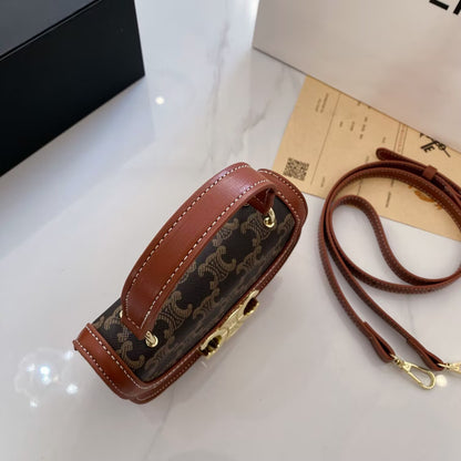 【雑貨】ユニークデザインのサドルバッグ T01742