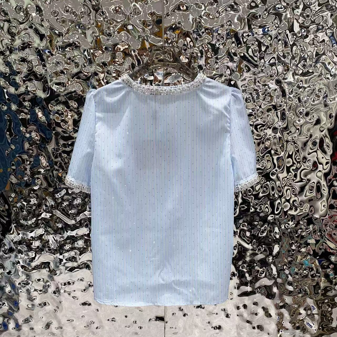 【Tops】ダイヤモンド装飾の半袖シャツ T01649