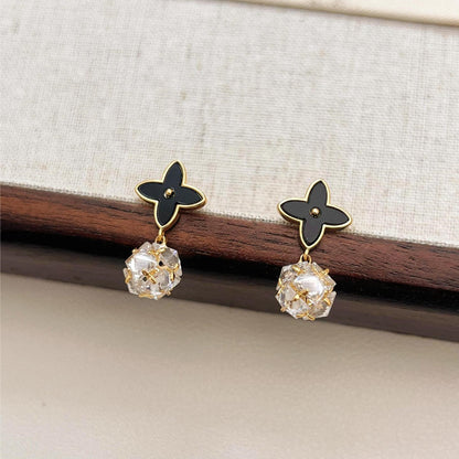 【雑貨】シンプルモノクロラグジュアリーピアス T01739