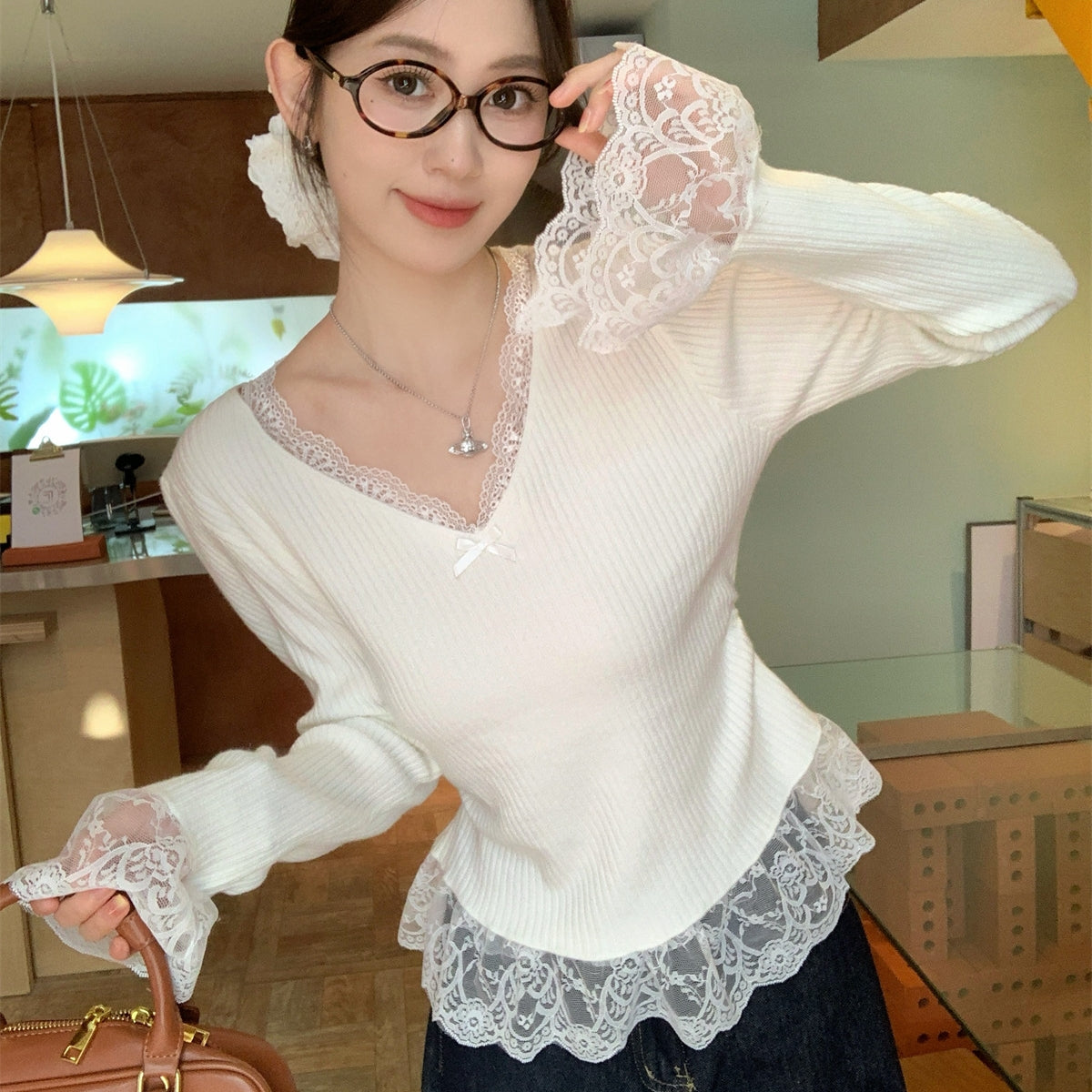 【Tops】レース切り替えベルスリーブトップ T01206