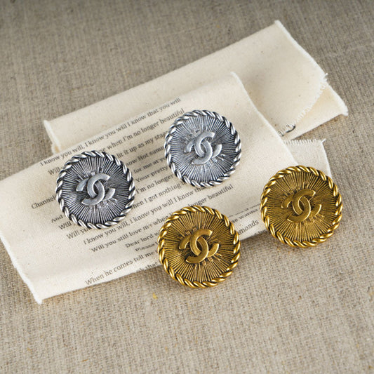 【雑貨】ブリティッシュスタイルメタルピアス T01795