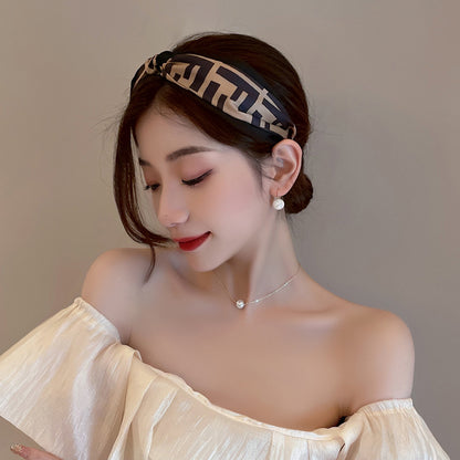 【雑貨】高級感ヘアカチューシャ　Z8145