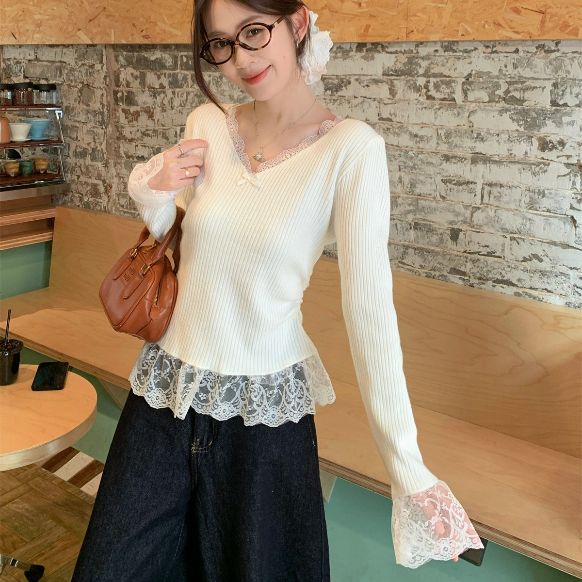 【Tops】レース切り替えベルスリーブトップ T01206