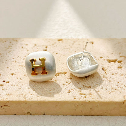【雑貨】シンプルスクエア・ブラシ加工ピアス T01741