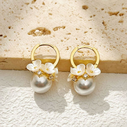 【雑貨】花型パールピアス T01754