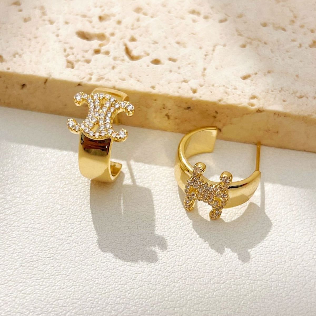 【雑貨】フルダイヤピアス T01722