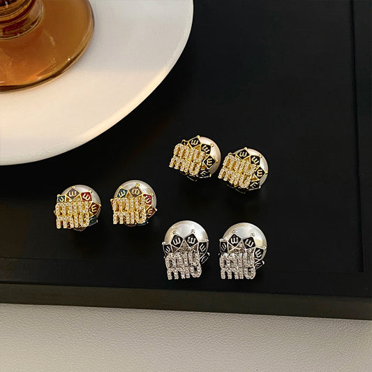 【雑貨】３色展開ピアス T01309