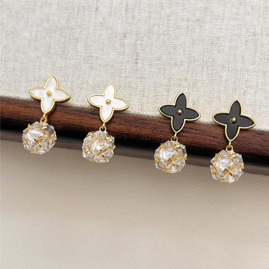 【雑貨】シンプルモノクロラグジュアリーピアス T01739