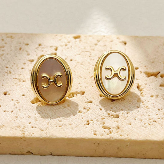 【雑貨】オーバルシェルピアス T01735