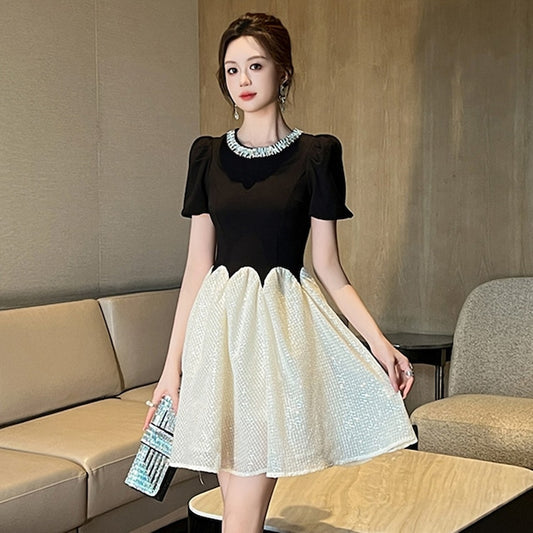 【Dress】ドッキングビジュー付きデートワンピース　W12570