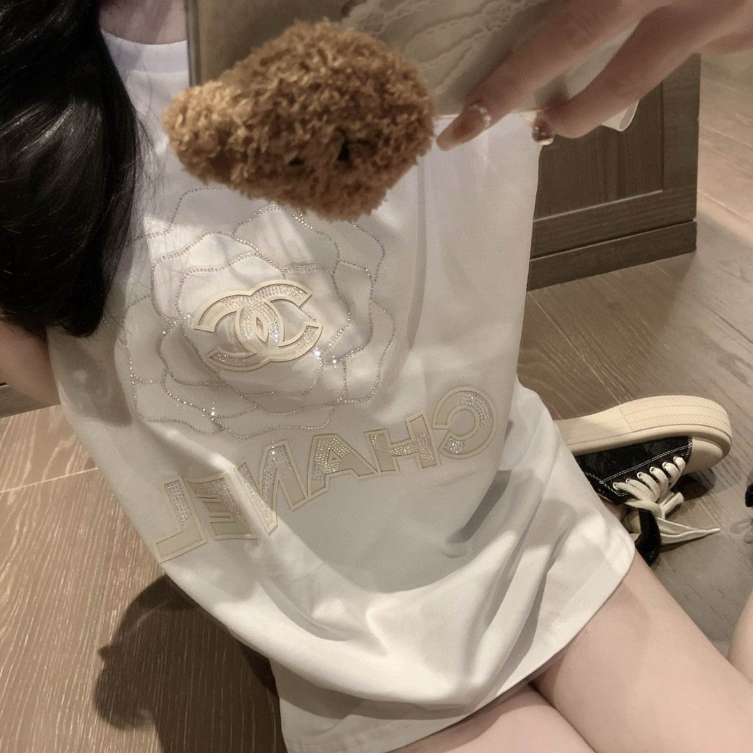 【Tops】キラキラ花柄Tシャツ T01625